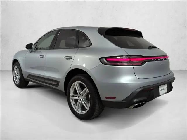 2025 Porsche Macan T