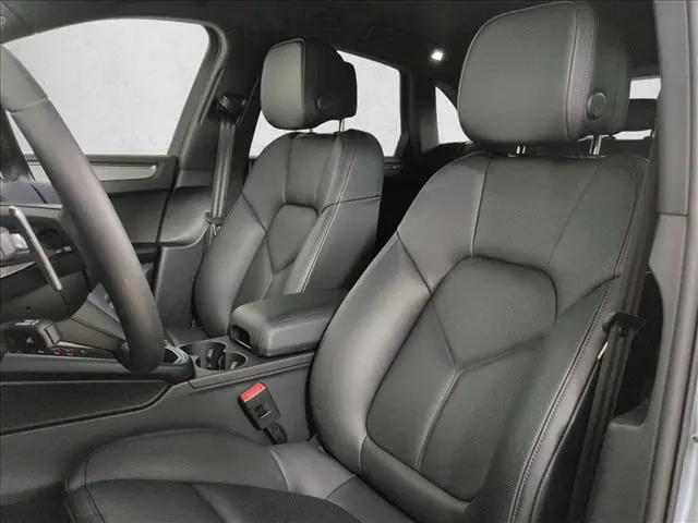 2025 Porsche Macan T