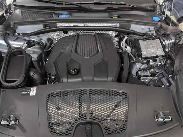 2025 Porsche Macan T