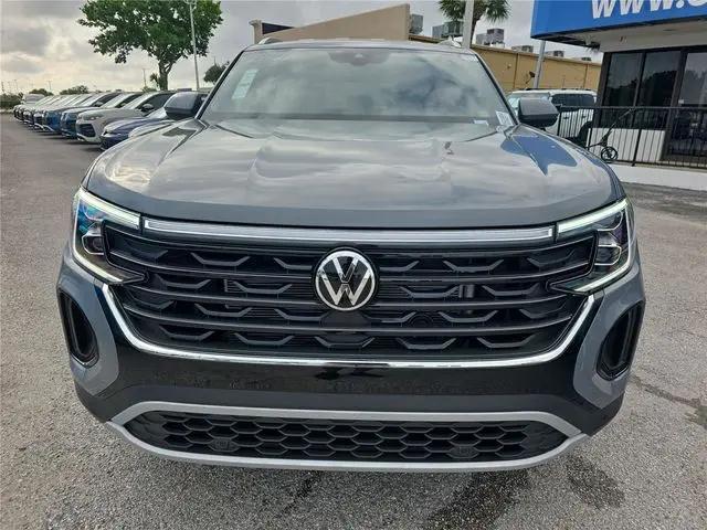 2026 Volkswagen Atlas Cross Sport SE with Technology