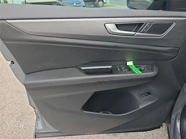 2026 Volkswagen Atlas Cross Sport SE with Technology