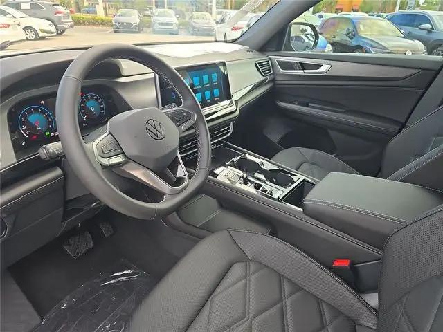 2026 Volkswagen Atlas Cross Sport SE with Technology