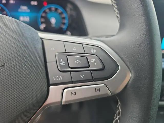 2026 Volkswagen Atlas Cross Sport SE with Technology