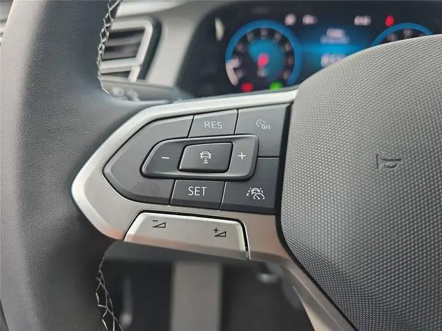 2026 Volkswagen Atlas Cross Sport SE with Technology