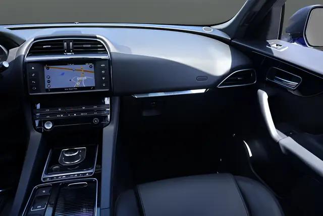 2018 Jaguar F-PACE 25t Premium