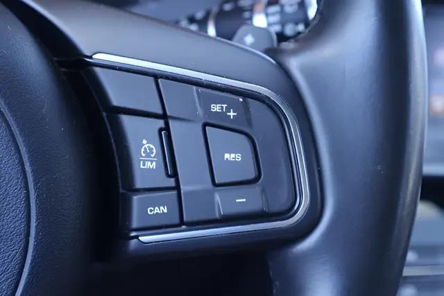 2018 Jaguar F-PACE 25t Premium