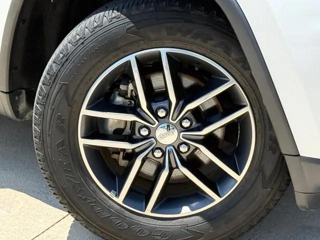 2017 Jeep Grand Cherokee Limited 4x2