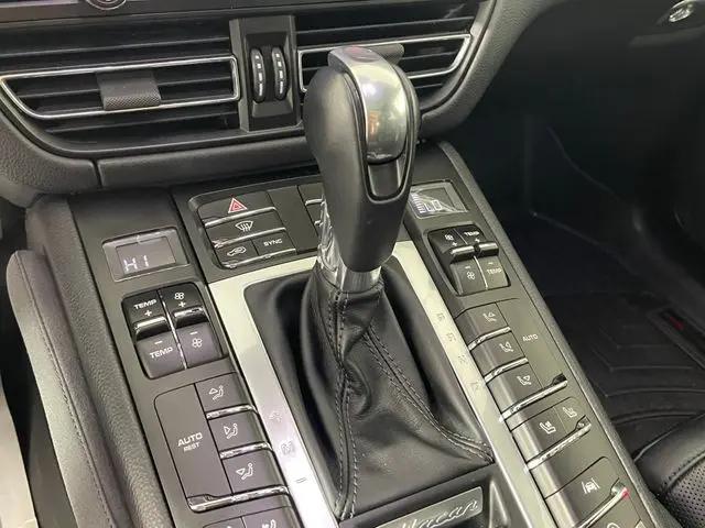 2020 Porsche Macan Macan