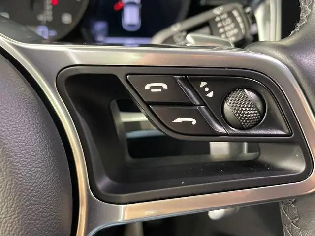 2020 Porsche Macan Macan