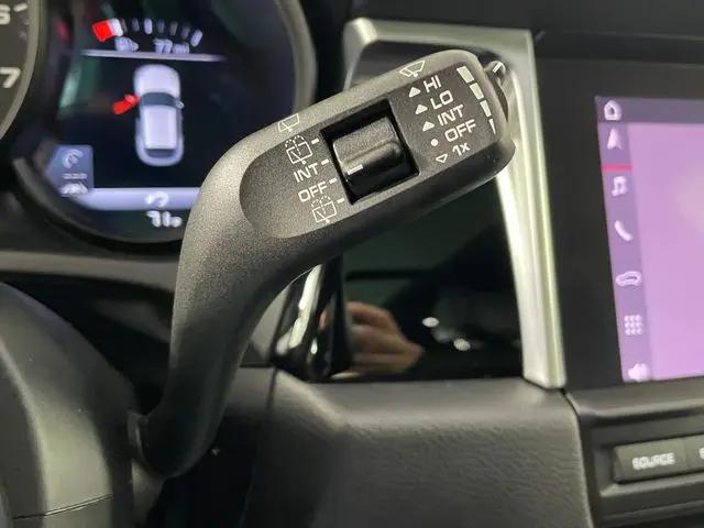 2020 Porsche Macan Macan
