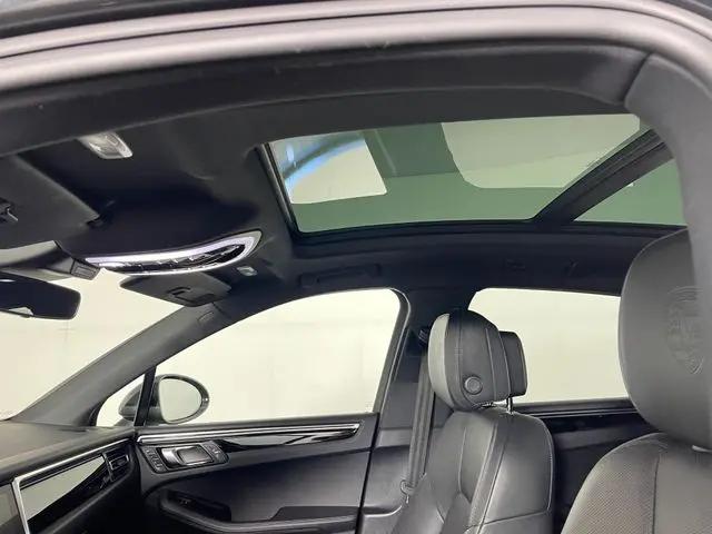 2020 Porsche Macan Macan