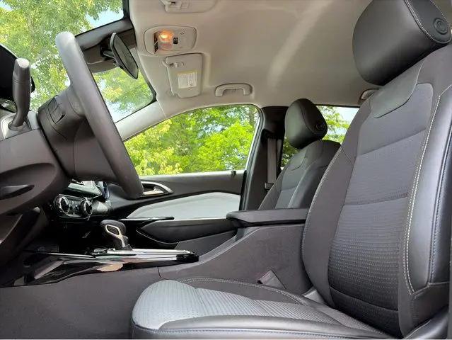 2025 Chevrolet Trax FWD LT