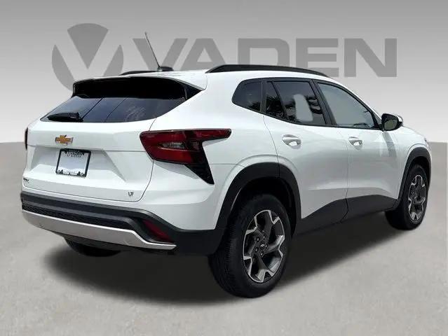 2025 Chevrolet Trax FWD LT
