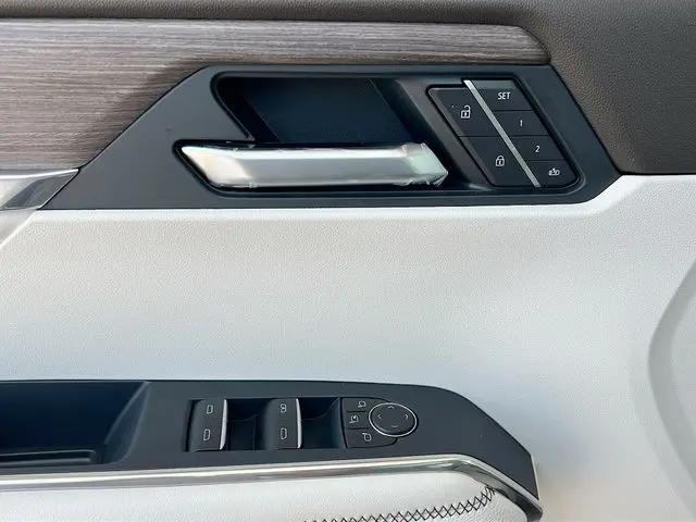 2026 GMC Acadia Denali FWD