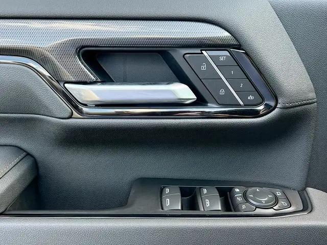 2026 GMC Sierra 2500HD Crew Cab, Standard Bed, AT4, 4WD