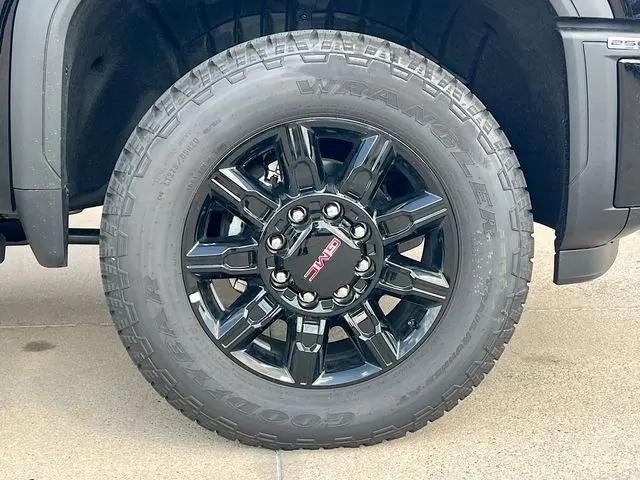2026 GMC Sierra 2500HD Crew Cab, Standard Bed, AT4, 4WD