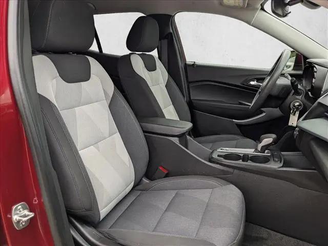 2025 Chevrolet Trax FWD LS