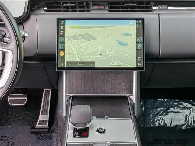 2025 Land Rover Range Rover P530 SE