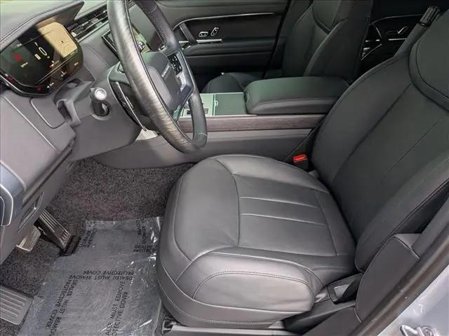 2025 Land Rover Range Rover P530 SE