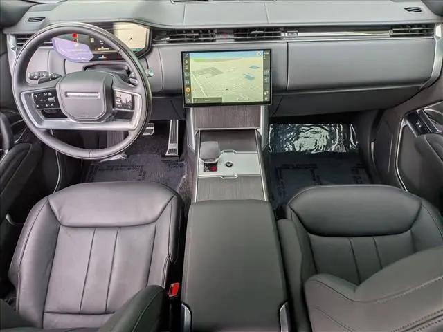 2025 Land Rover Range Rover P530 SE