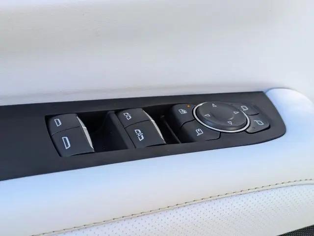 2026 Chevrolet Suburban Premier, 4WD