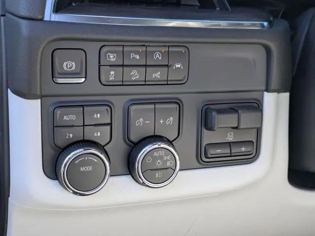 2026 Chevrolet Suburban Premier, 4WD