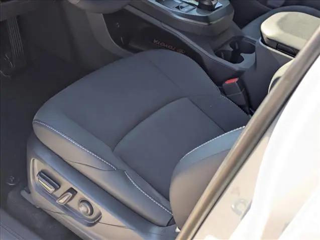 2026 Toyota C-HR XSE