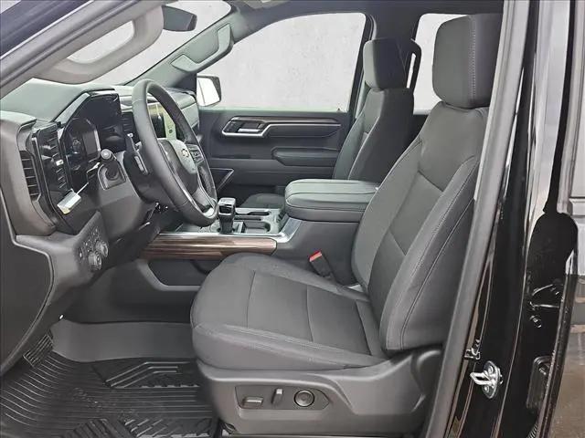 2026 Chevrolet Silverado 1500 4WD Crew Cab Standard Bed LT
