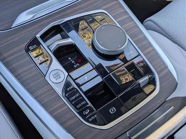 2025 BMW X7 xDrive40i