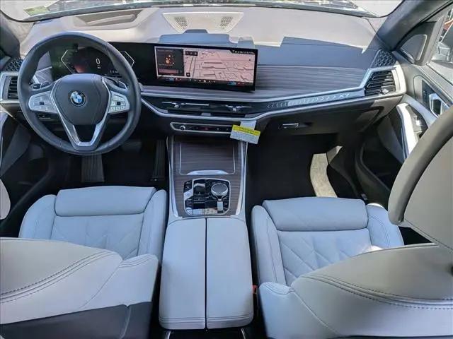 2025 BMW X7 xDrive40i