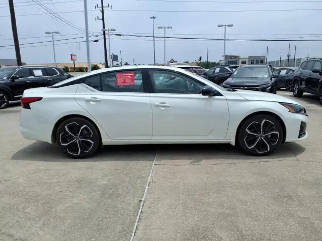 2025 Nissan Altima SR FWD