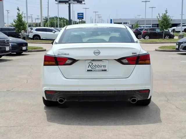 2025 Nissan Altima SR FWD