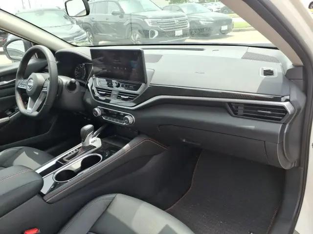 2025 Nissan Altima SR FWD