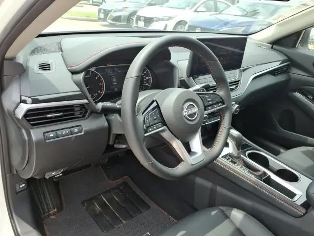 2025 Nissan Altima SR FWD
