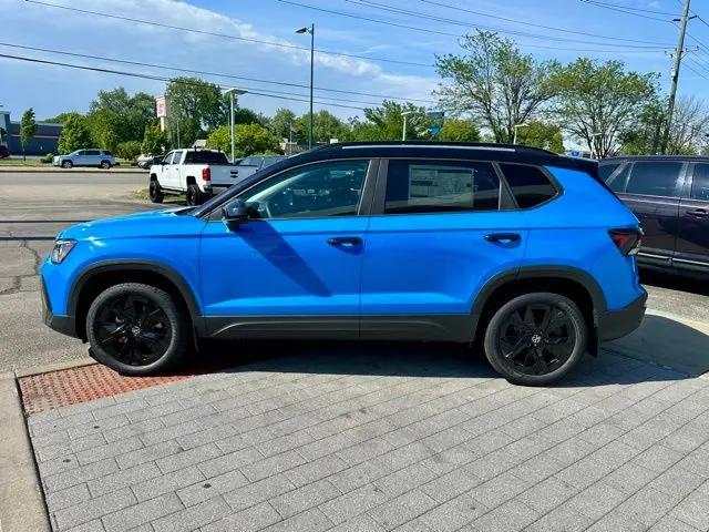 2026 Volkswagen Taos SE Black