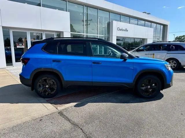 2026 Volkswagen Taos SE Black