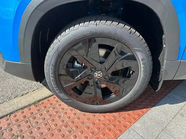 2026 Volkswagen Taos SE Black