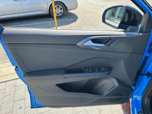 2026 Volkswagen Taos SE Black