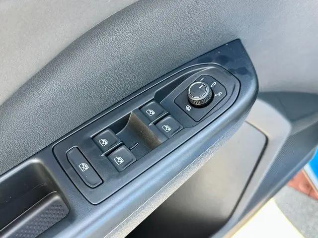 2026 Volkswagen Taos SE Black