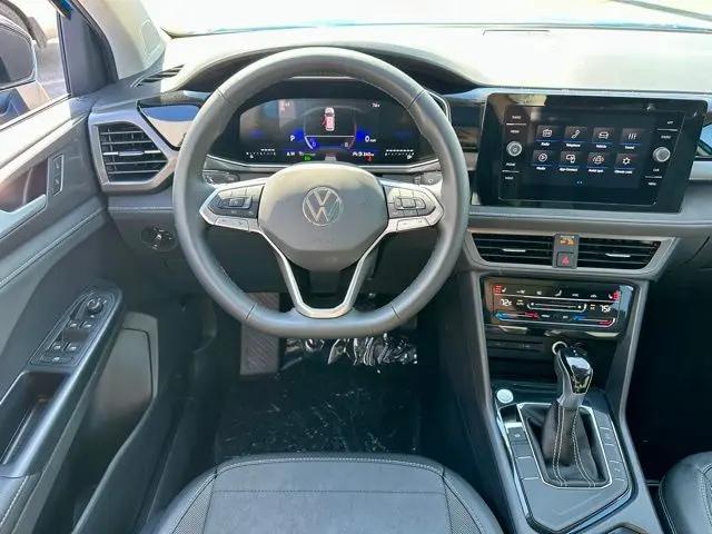 2026 Volkswagen Taos SE Black