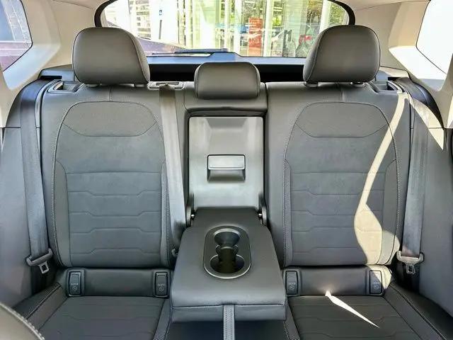 2026 Volkswagen Taos SE Black