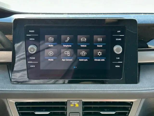2026 Volkswagen Taos SE Black
