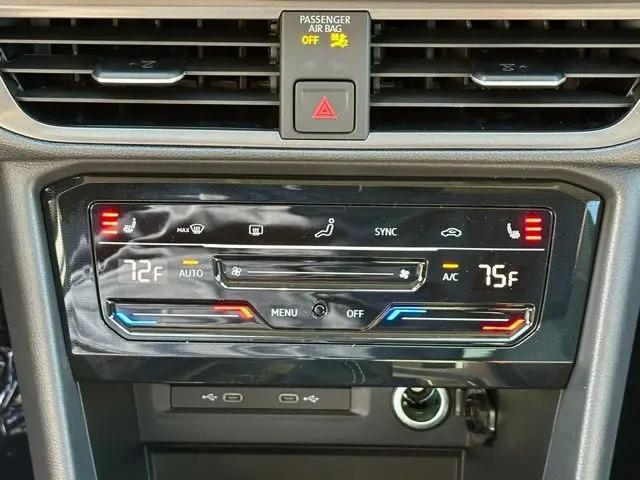 2026 Volkswagen Taos SE Black