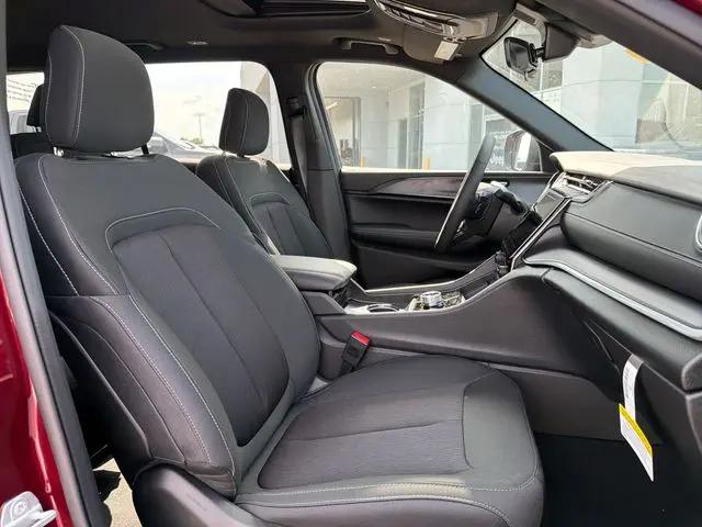2026 Jeep Grand Cherokee L Altitude 4x4