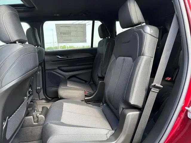 2026 Jeep Grand Cherokee L Altitude 4x4