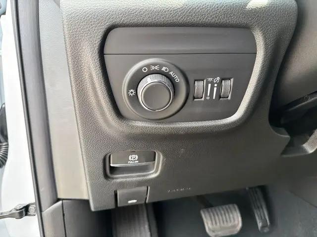 2026 Jeep Grand Cherokee L Laredo 4x4