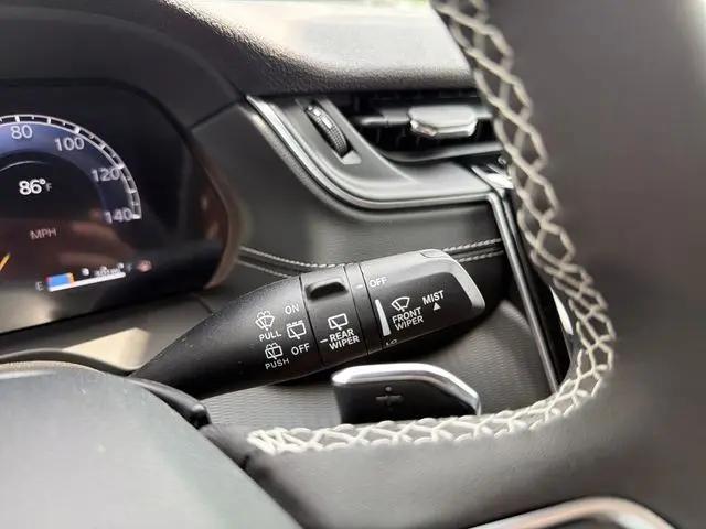 2026 Jeep Grand Cherokee L Laredo 4x4