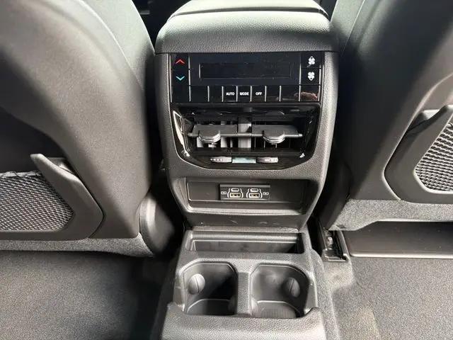 2026 Jeep Grand Cherokee L Laredo 4x4