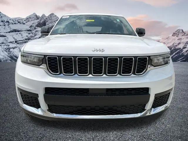 2026 Jeep Grand Cherokee L Laredo 4x4