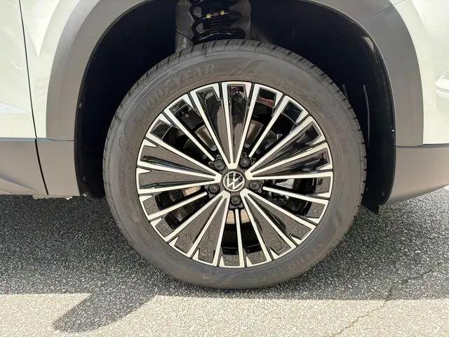 2026 Volkswagen Taos SE